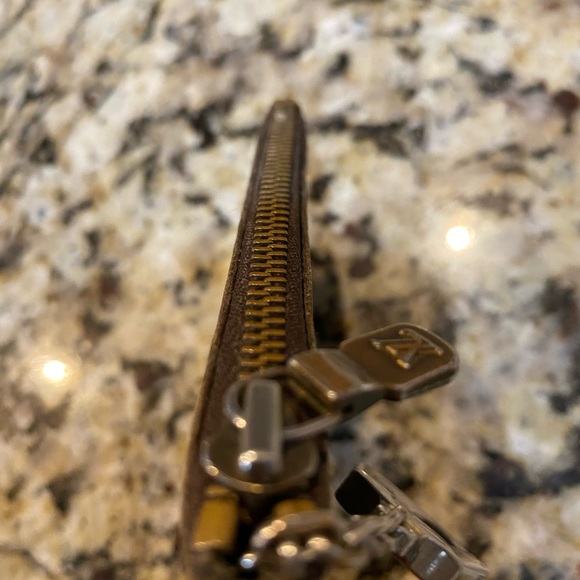 Louis Vuitton Brown Monogram Key Cles - Picture 6 of 7